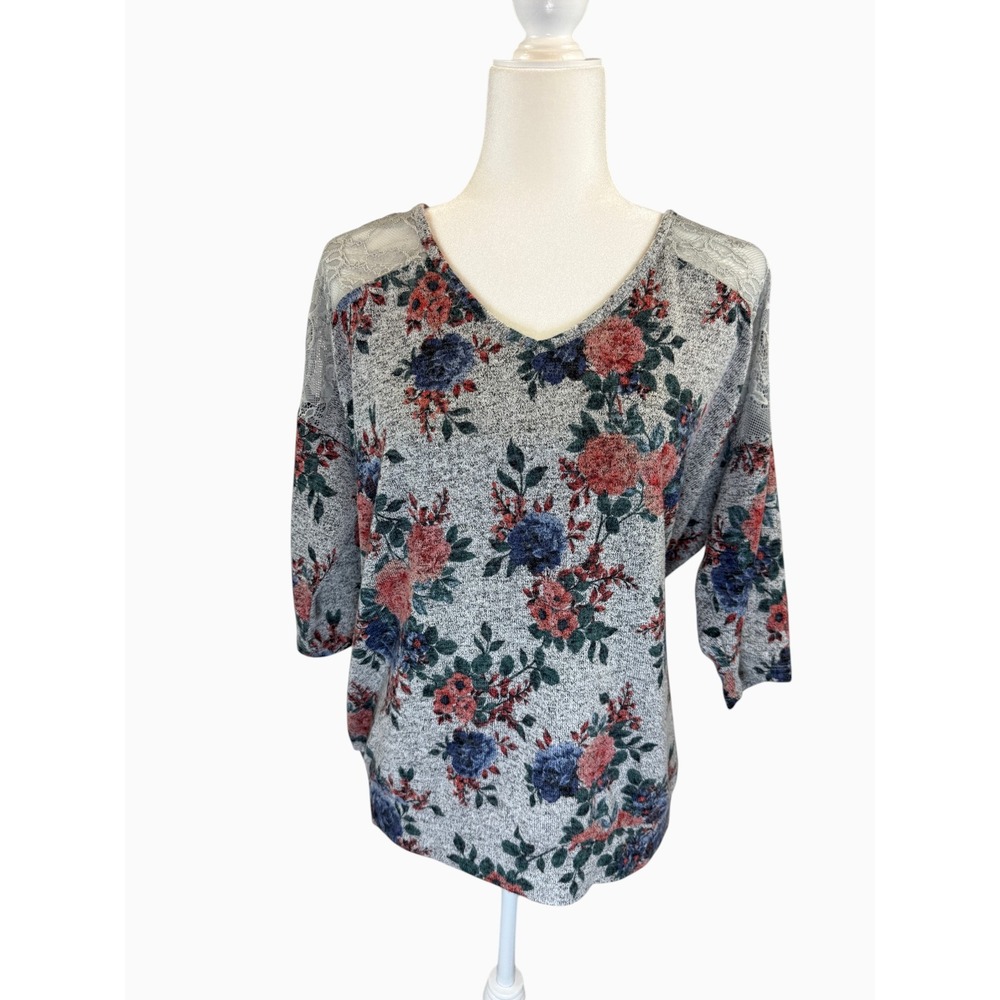 Torrid Super Soft Floral Lace Yoke Knit Top Gray Plus Size 00 3/4 Sleeve
